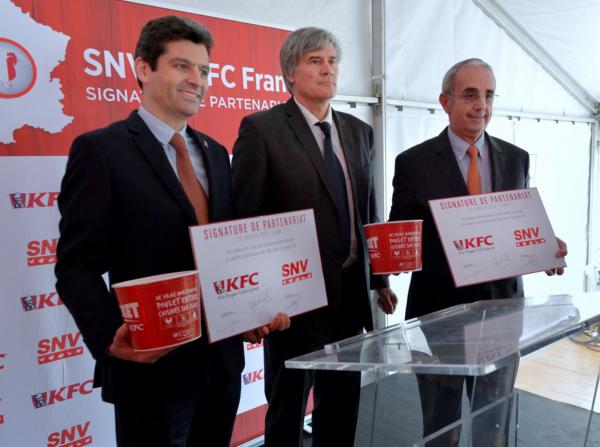 KFC et SNV signent un partenariat pour du poulet made in France