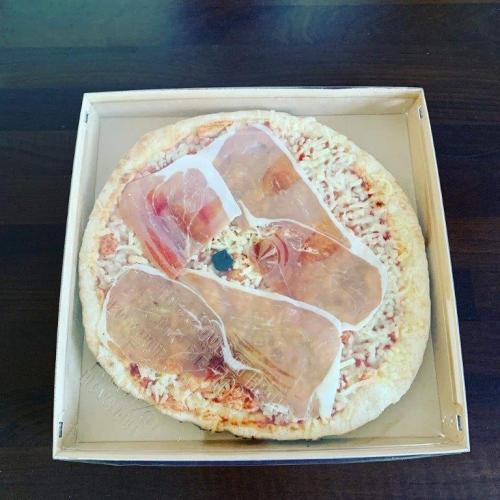 Barquette pizza avec capot antibuée